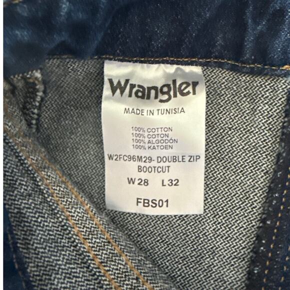 Wrangler Fender Bootcut Jeans 28x32 Double Fly Zipper Pocketless Destressed NEW - Picture 3 of 12